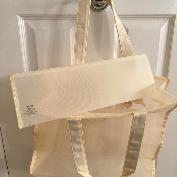 New Dior VIP gift Floral Embroidered Tote Bag - Picture 7 of 8